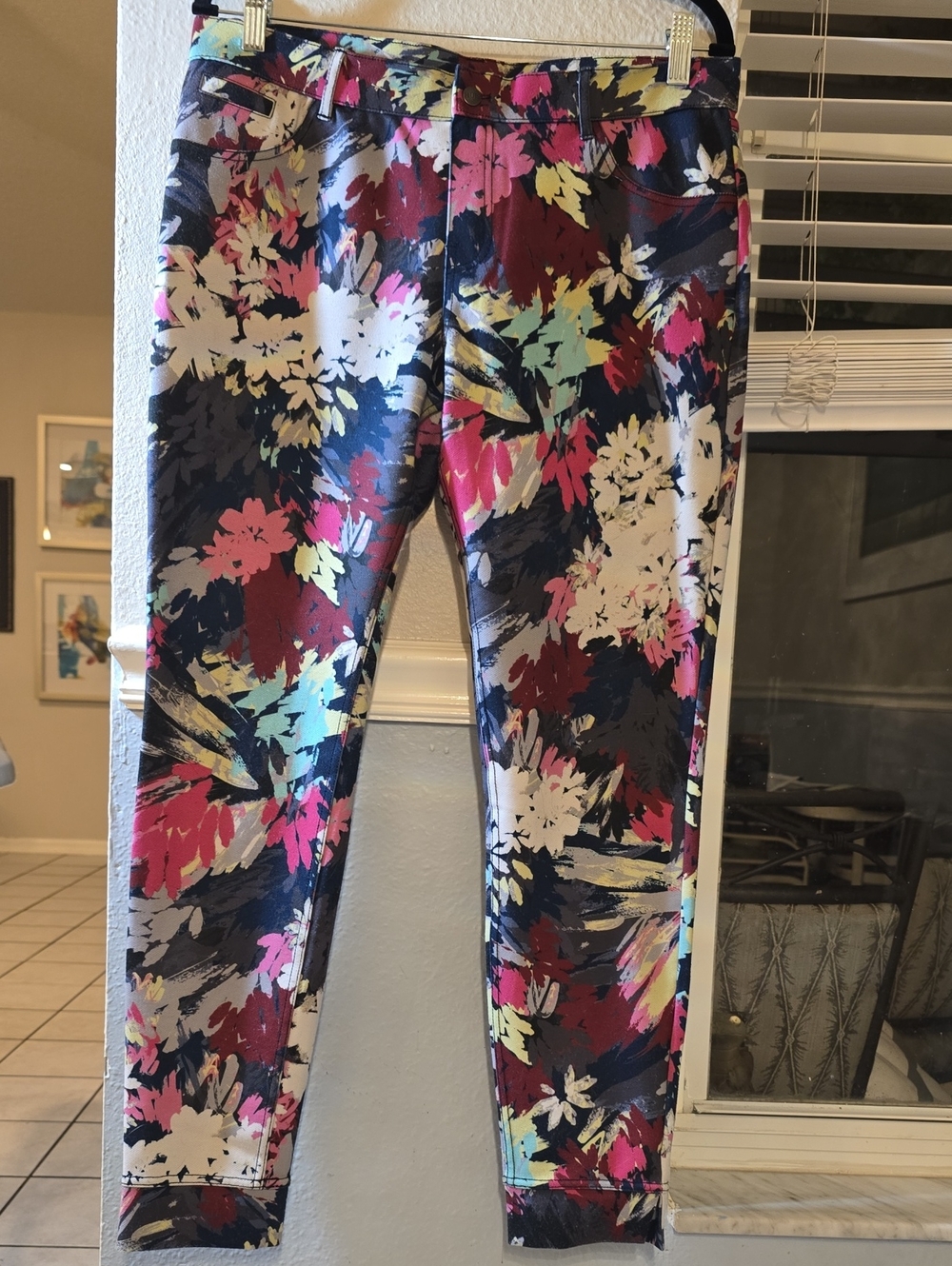 HUE Women's Floral Stretch Leggings - Navy, Pink, White